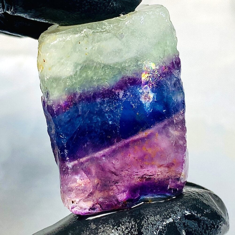 UV Active Rainbow Colorful Fluorite Raw Rough Natural Mineral Gemstone Gem 23g - Picture 1 of 8